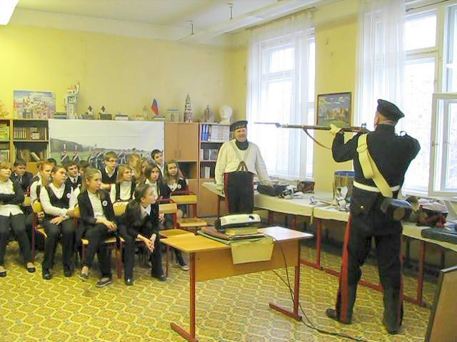 Клуб Пушкари, артиллерия: Наглядный урок истории в школе